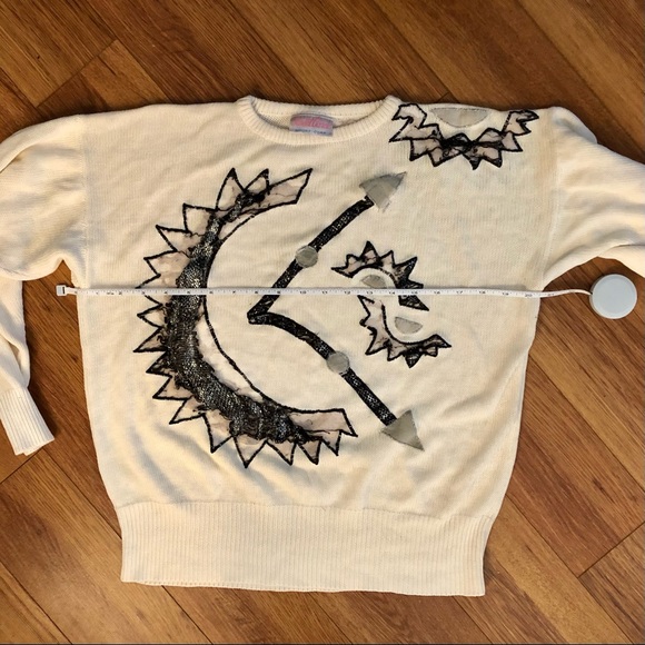 Vintage fabulous distressed pullover with black and silver appliqués - Picture 2 of 15